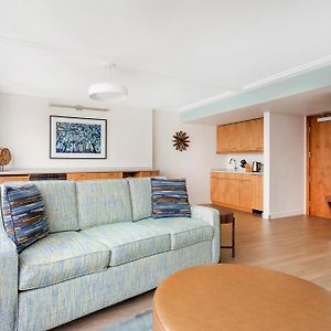 One-Bedroom Suite Two Bath